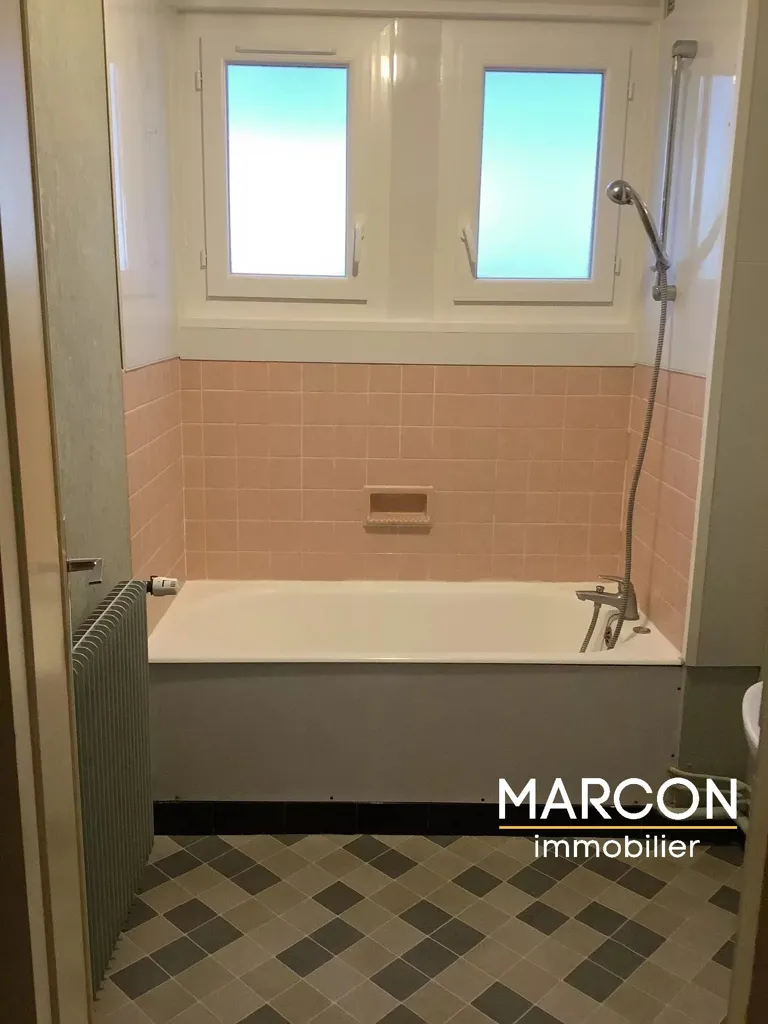 Bagni - Flat with Balcony in Aubusson