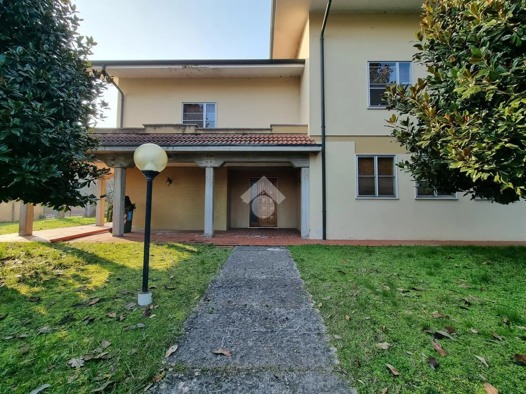 Extérieur - Villa with Garden in Borgo Virgilio