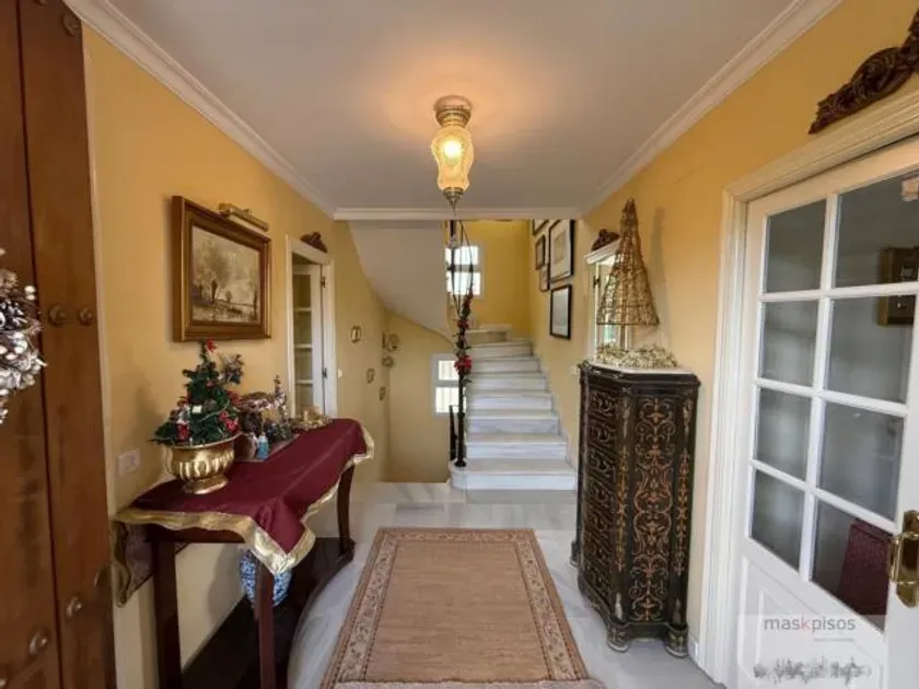 Esik - Chalet with Private Pool in El Altillo