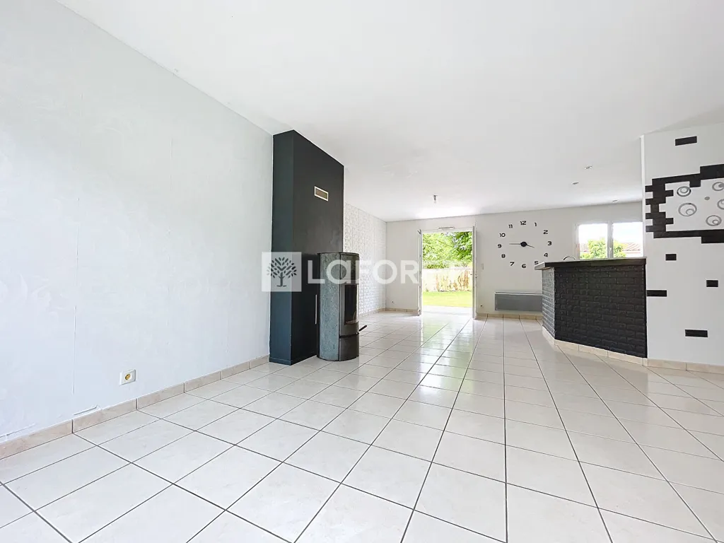 Toad - Spacious Bungalow with Garden in Cholet