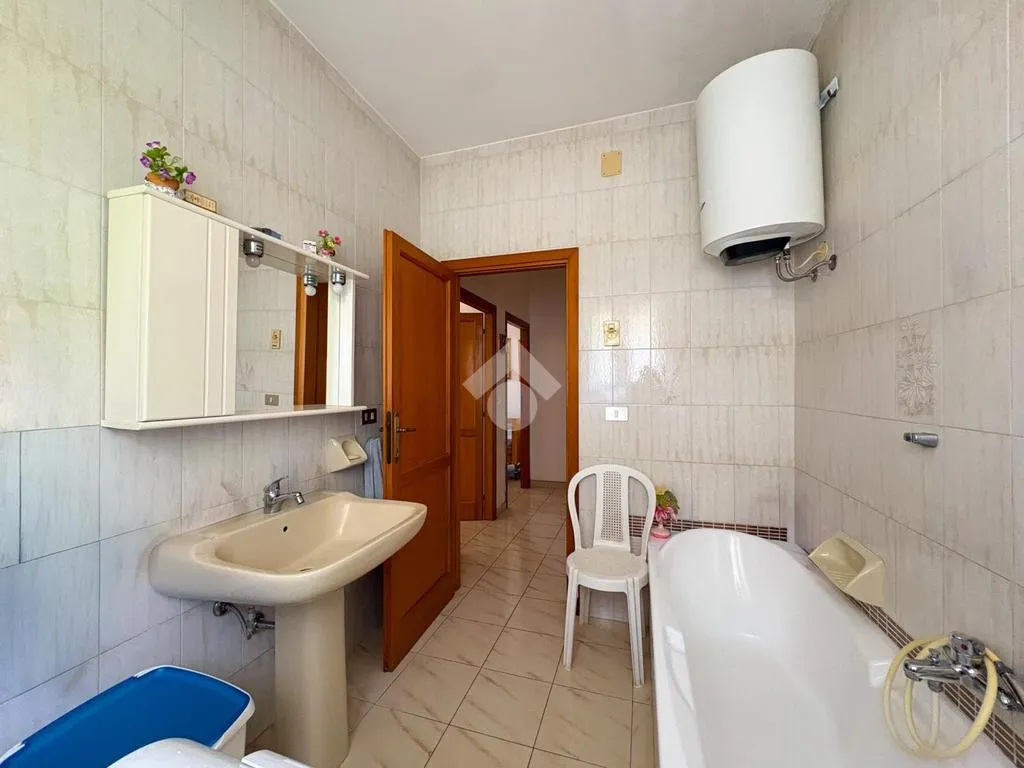 Salles de bain - Bright 3-Room Apartment with Terrace in Alghero
