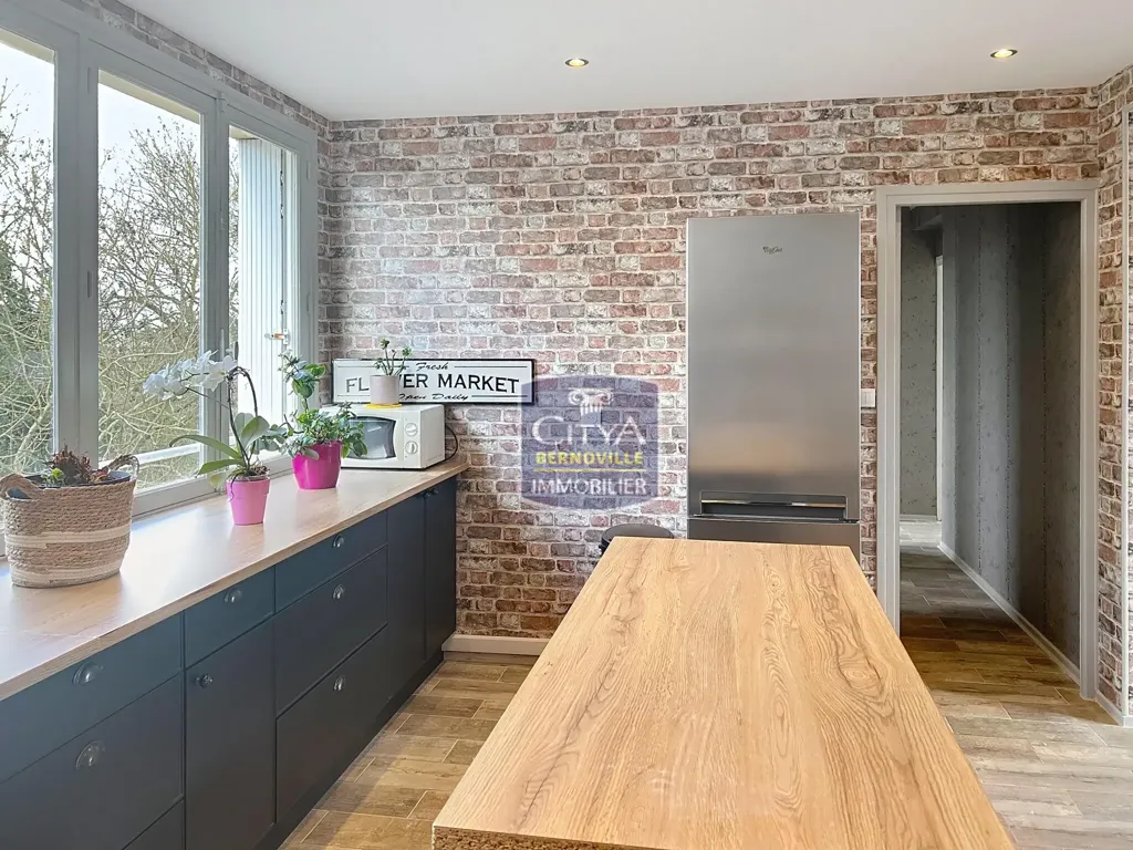 Köök - Rent-Generating 3-Bed Flat with Balcony in Saint-Quentin