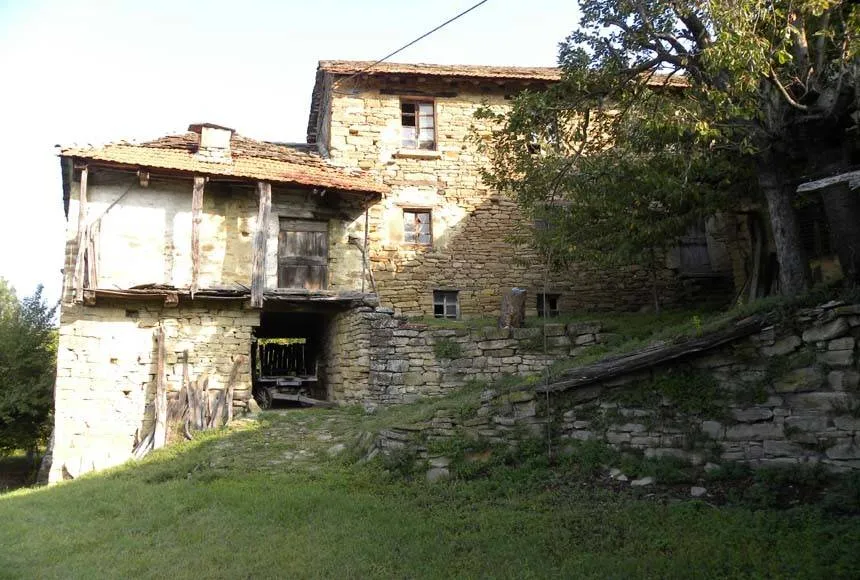 Välivaade - Traditional Langhe Rustico with Panoramic Terrace in Cortemilia