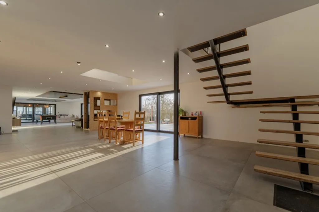 Toad - Luxury Estate with Pool in Waimes