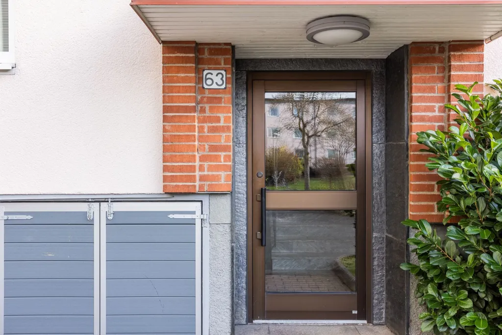 Esik - Two-Bedroom Flat with Balcony in Jönköping