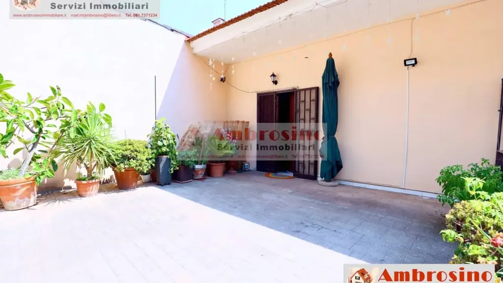 Terrass - Trilocale with Large Terrace in Naples