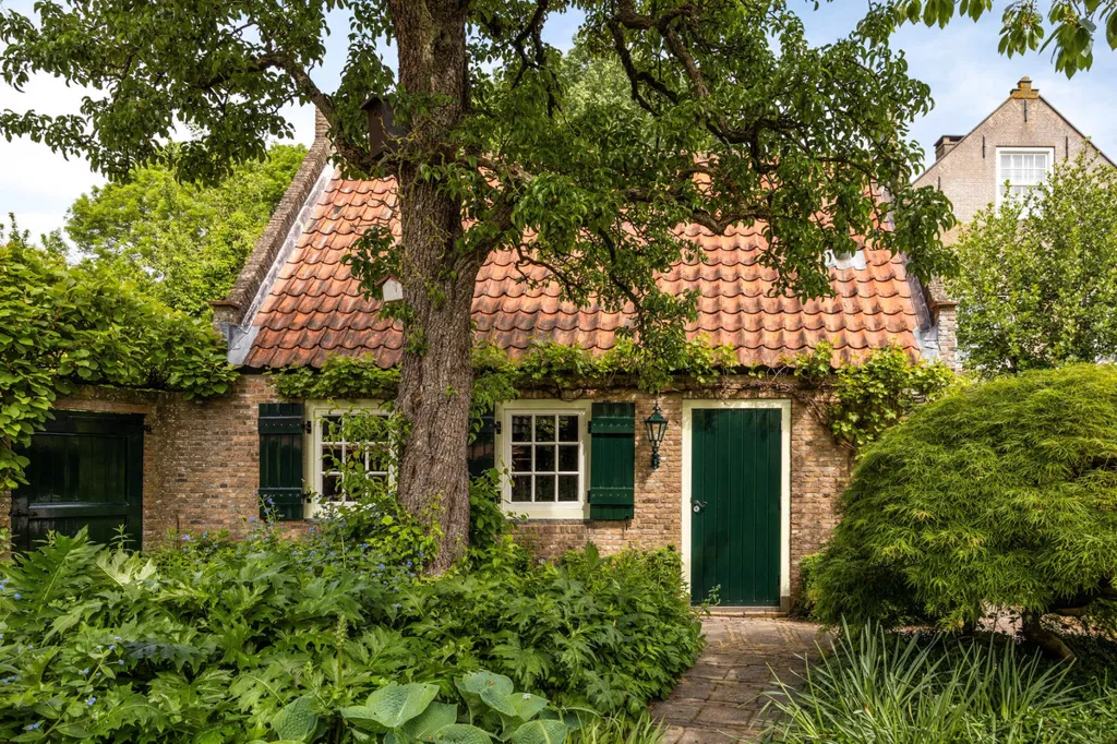 Aed - Historic House with Character in Drimmelen