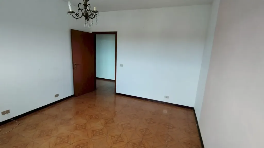 Pièces - Spacious Apartment with Balcony in Modena