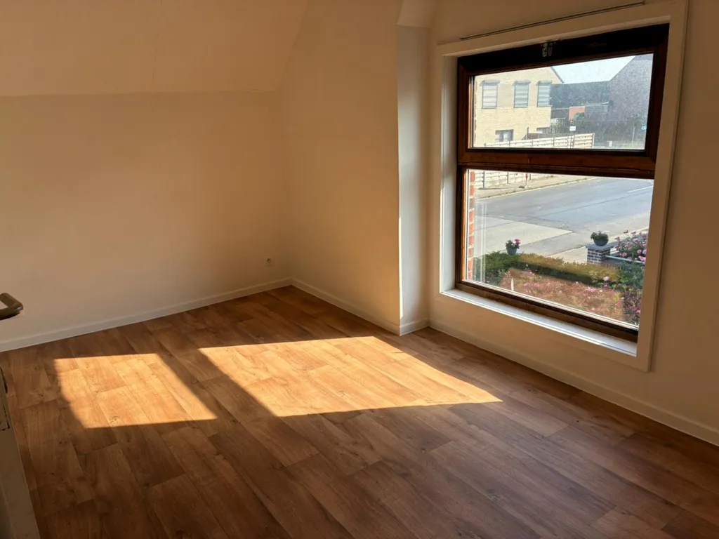 Toad - Spacious Open Plan House with Garden in Kortemark