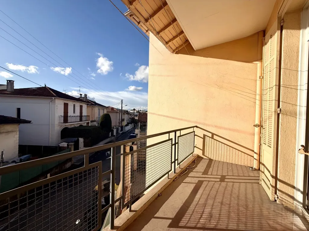 Balcon - Complexe d'Appartements Luxueux à Cannes