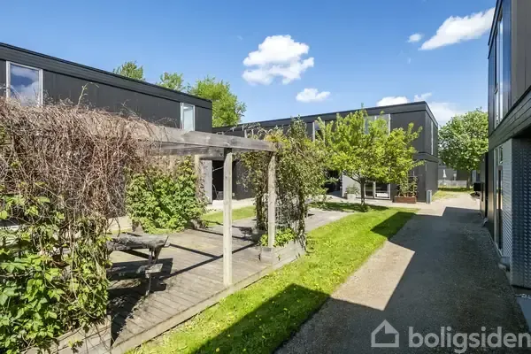 Aed - Modern Rowhouse with Community Focus in Kvistgård