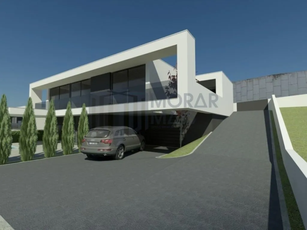 Luxury House with Pool in Guimarães