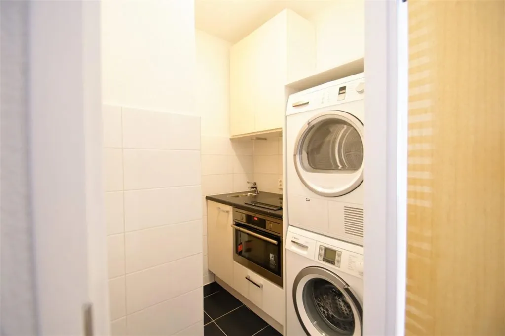 Lavanderia - Renovated Apartment with View in Den Haag