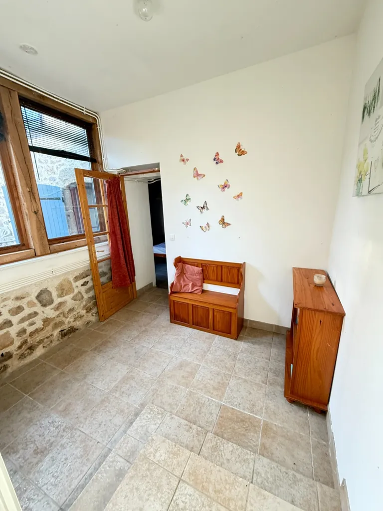 Entrée - Maison en Pierre avec Cour Intérieure à Bussière-Dunoise