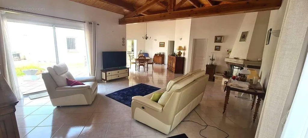 Soggiorno - Villa with South-Facing Terrace in Perigny