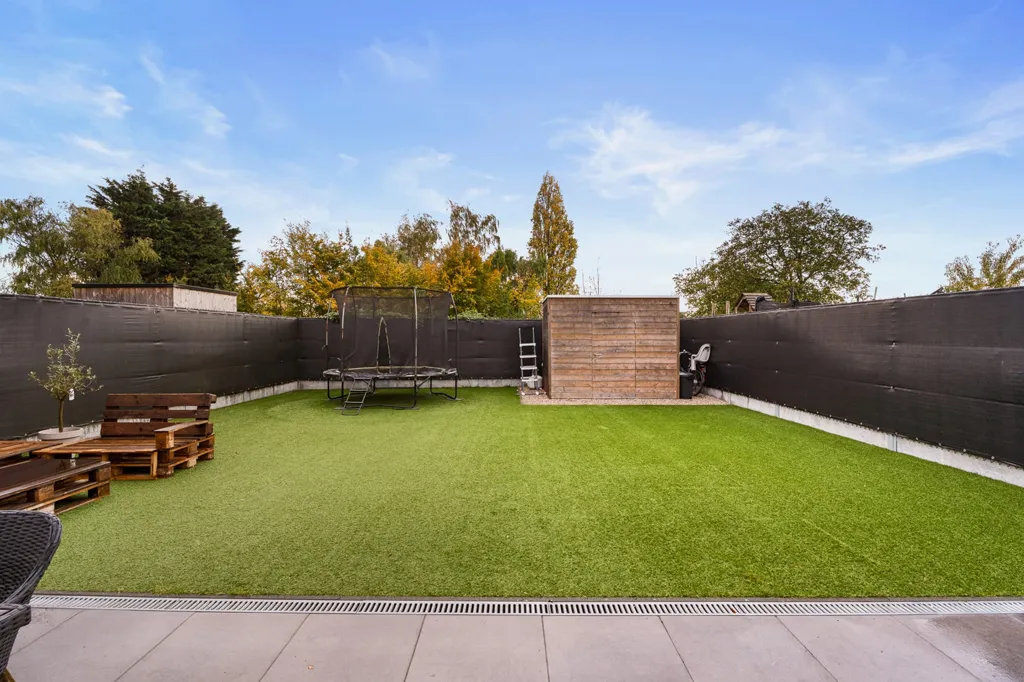 Aed - Modern House with Solar Panels in Eeklo