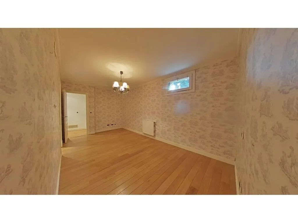 Pièces - Five-Bedroom House with Indoor Pool in Mungia