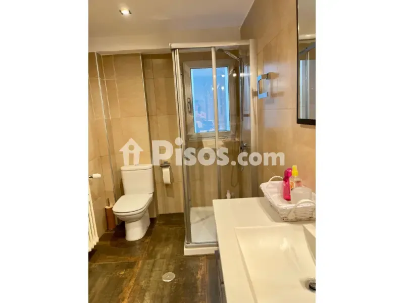 Bathrooms - Modern Flat with Balcony in León