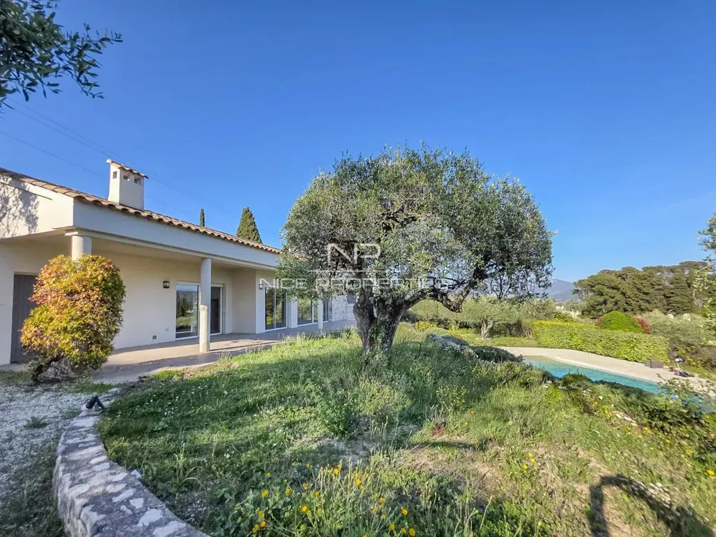 Extérieur - Villa avec Vue Montagne et Piscine à Giraud