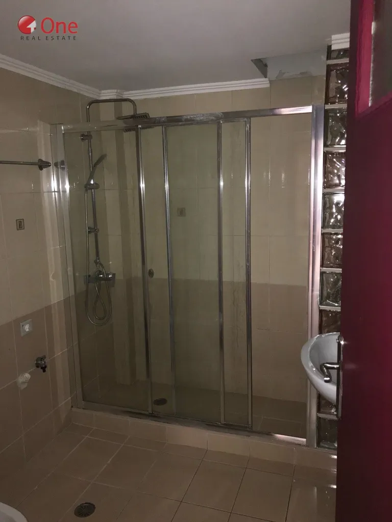 Salles de bain - Renovated Apartment with Solar Heating in Anthoupoli