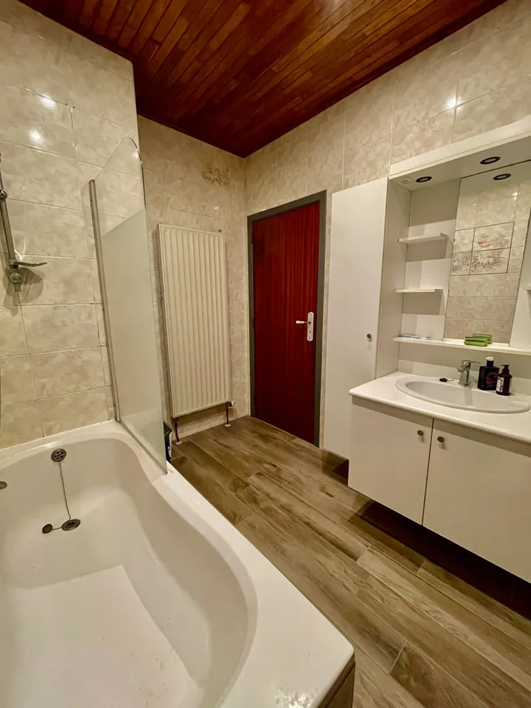 Vannitoad - Bungalow with Garden in Awans