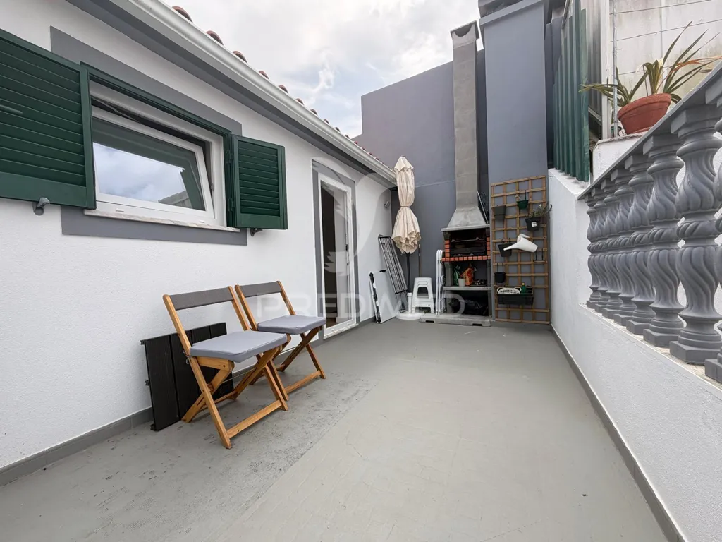 Terrasse - Renovated T2 House in Quinta do Anjo Centre