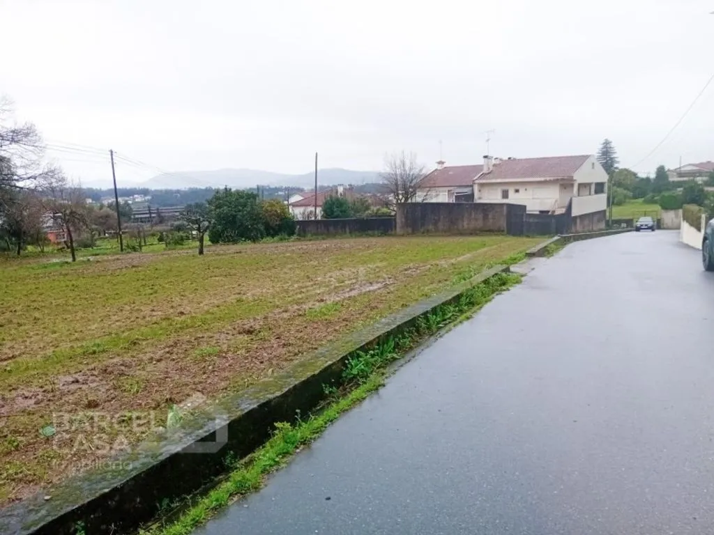 Giardino - Development Land with Road Frontage in Barcelos