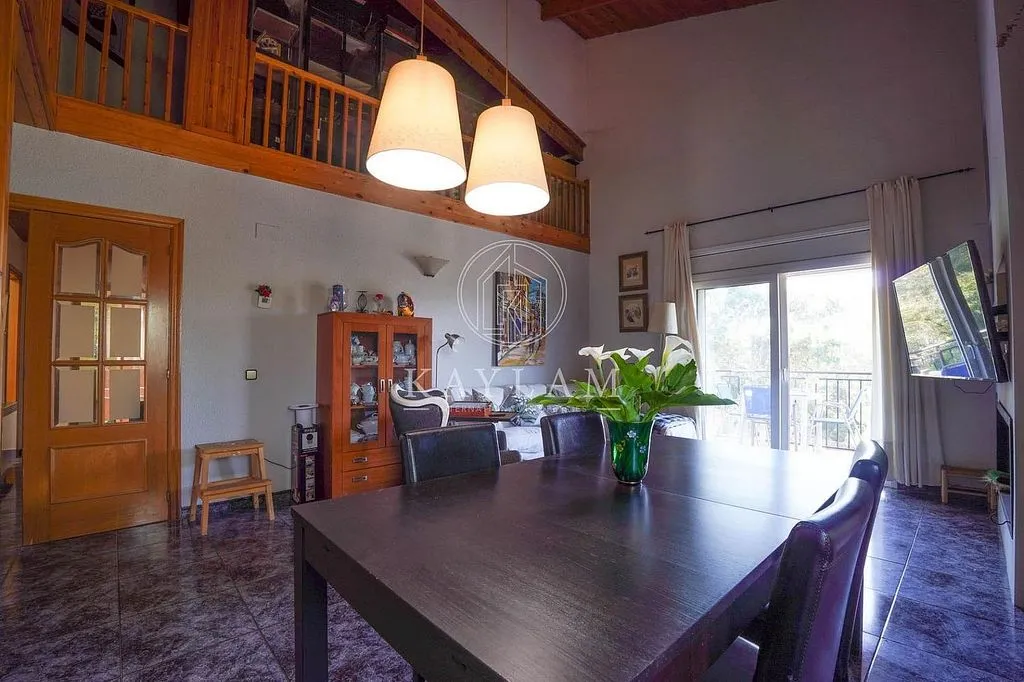 Söögituba - Rustic Chalet with Pool in Lloret de Mar