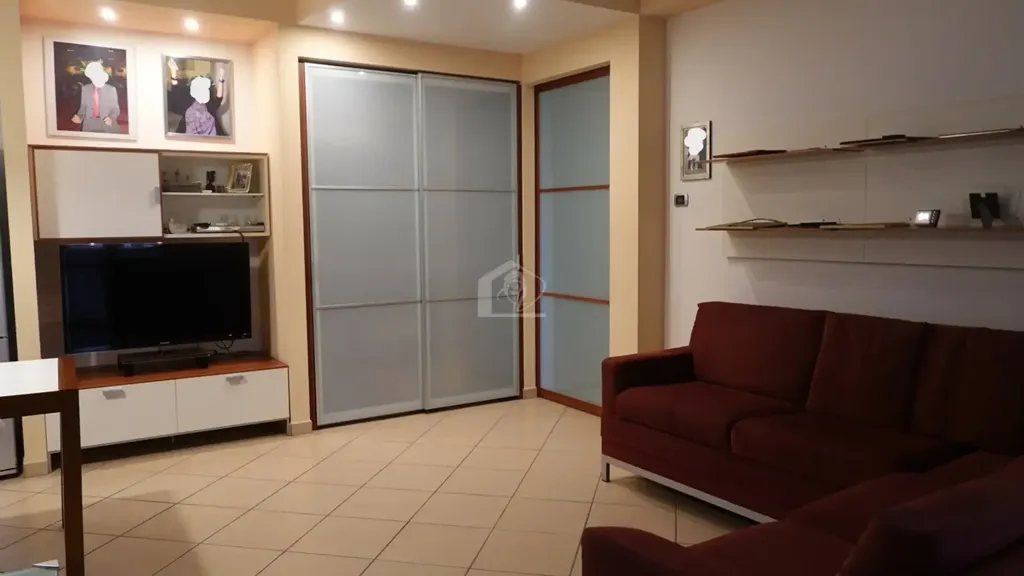 Séjour - Semi-Detached Apartment with Garden in Suzzara