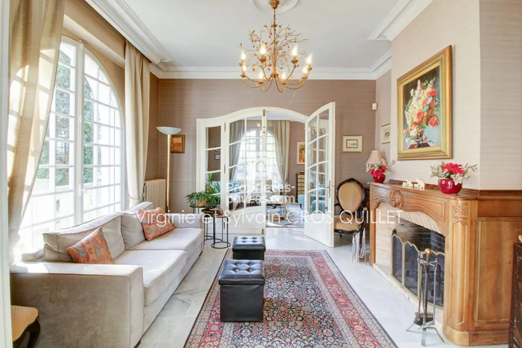 Séjour - Villa Classique avec 7 Chambres à Bourg Saint Bernard