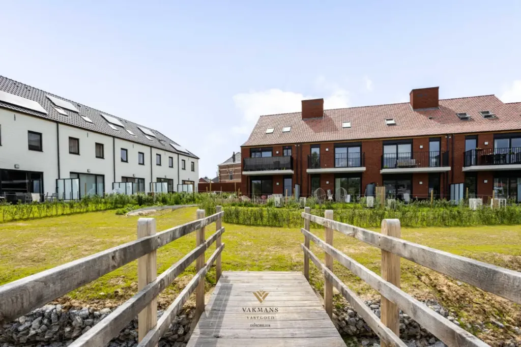 Extérieur - Maison Neuve avec Terrasse et Vue sur les Collines à Renaix