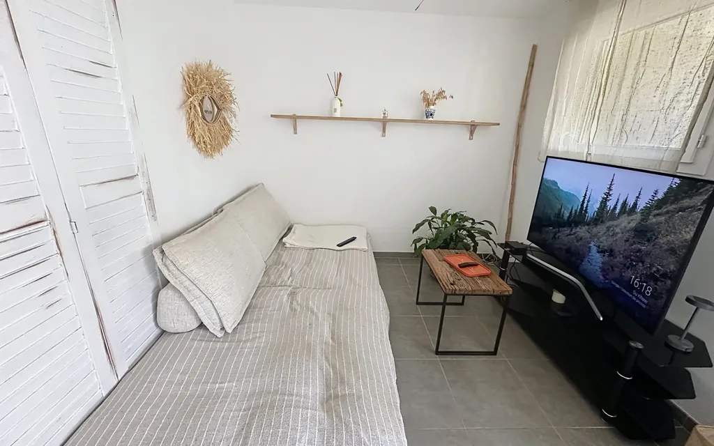 Elutuba - Modern Apartment with Terrace in Les Angles