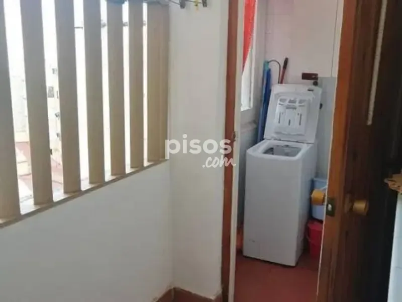 Lavanderia - Six-Bedroom Flat with Park View in Albacete Centre
