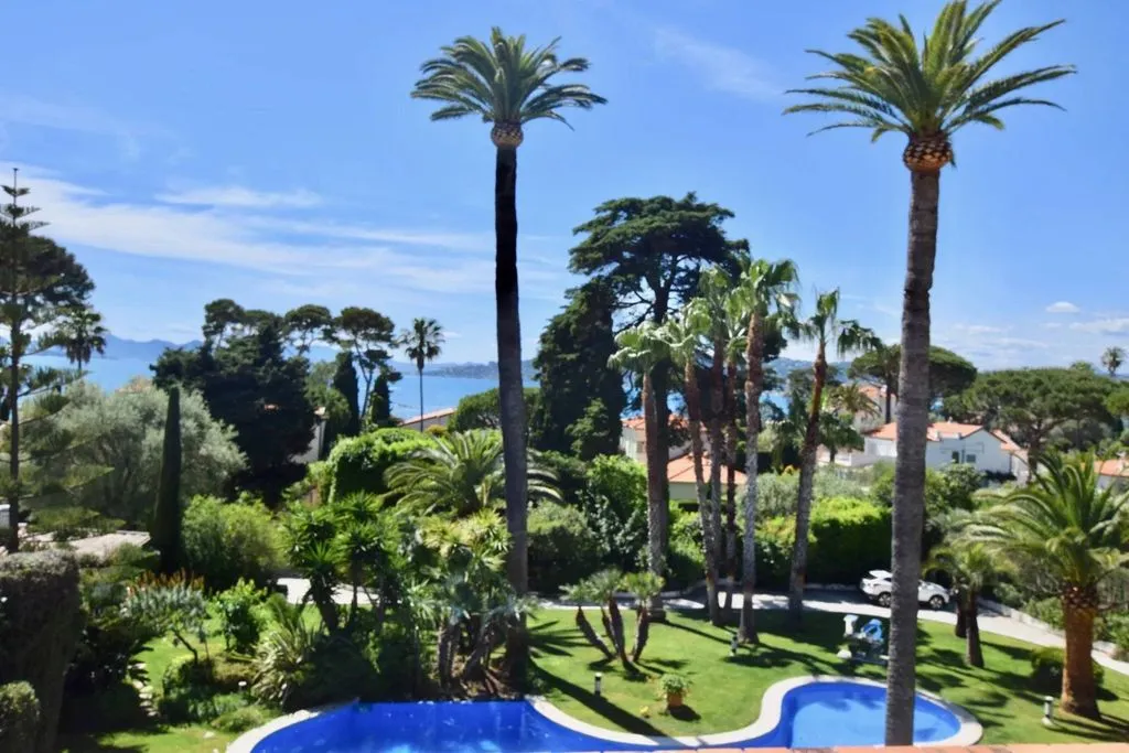Bassein - Luxury Villa with Pool in Antibes