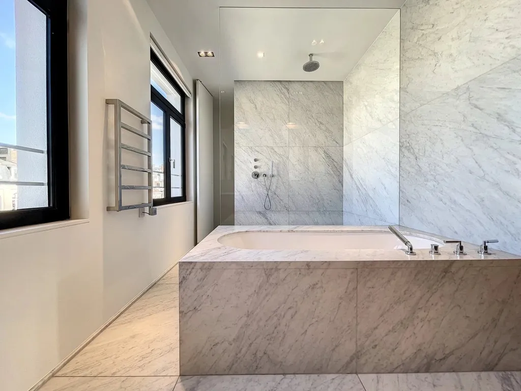 Bagni - Masterpiece Hotel in Exclusive Square, Brussels