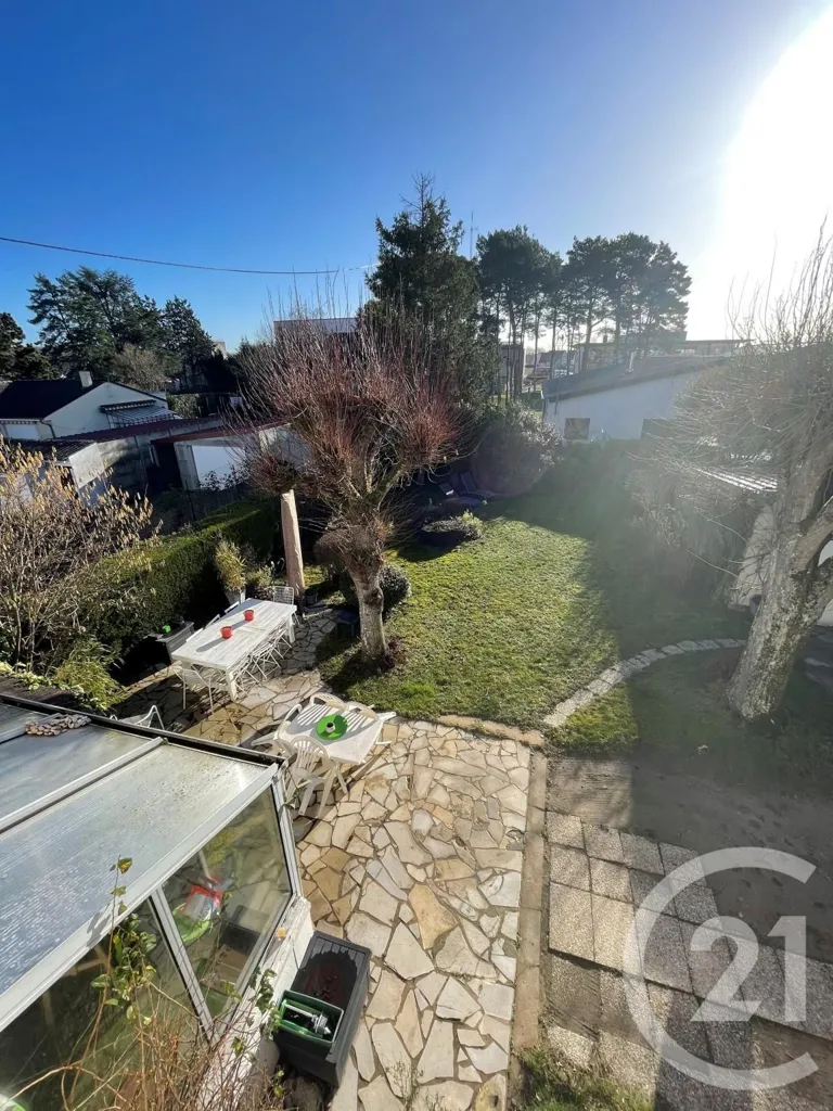 Garden - 1930s House with Garden in Semoy