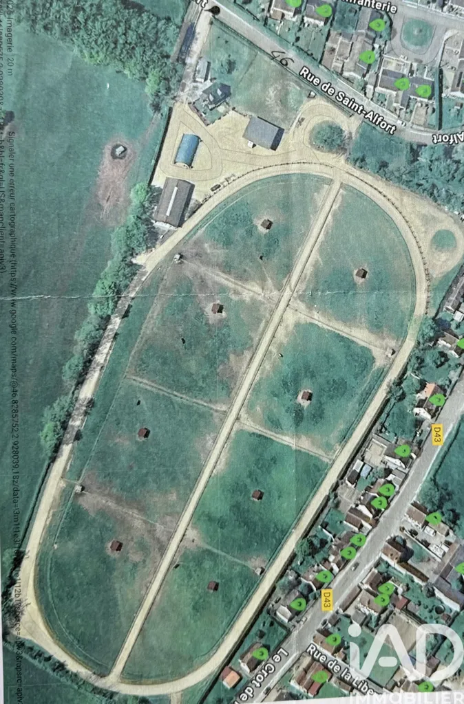 Vue aérienne - Haras avec Chalet à Sancoins