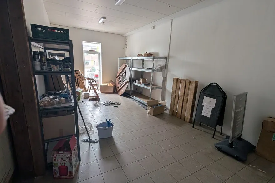 Buanderie - Retail Unit with Expansion Potential in Main Street