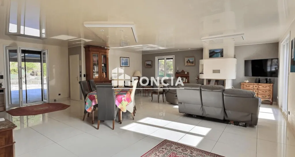 Söögituba - House with Apartment and Pool in Aurec-sur-Loire