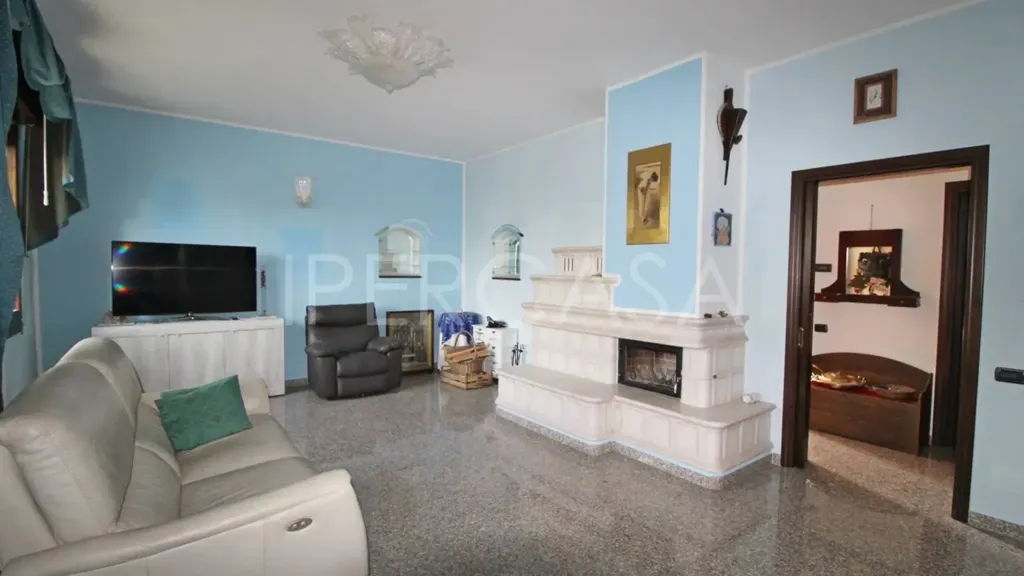 Séjour - Rustic Villa with Dual Units in Formigine