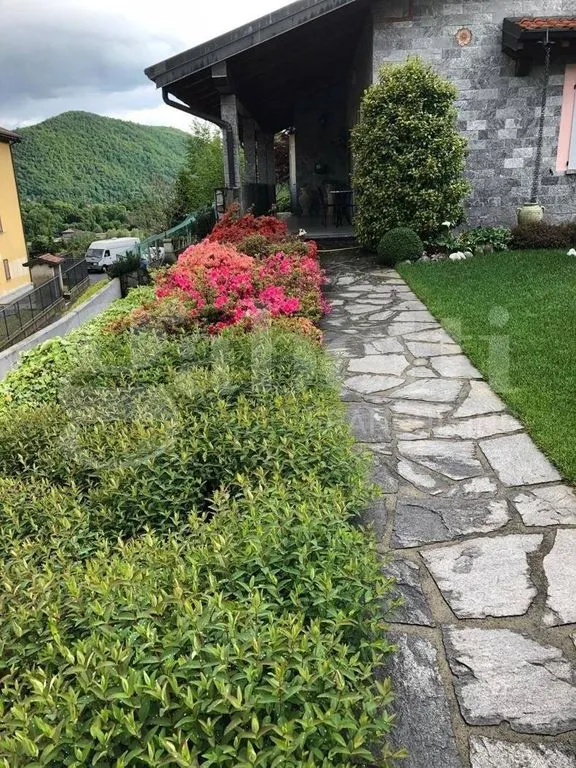 Giardino - Panoramic Villa with Garden in Asso (CO)