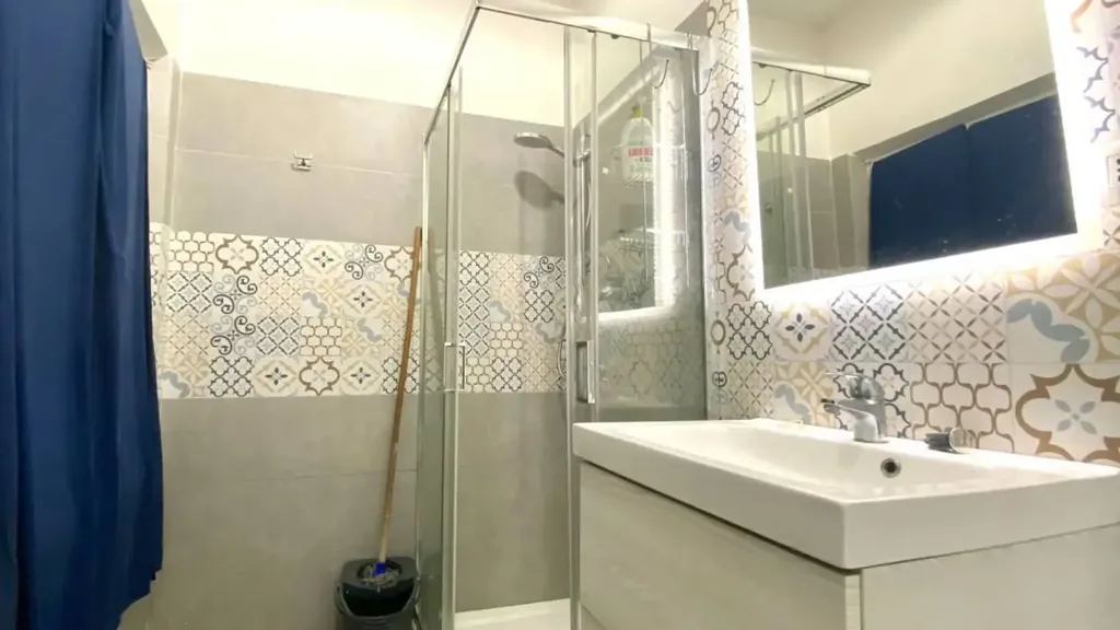 Salles de bain - Restored Apartment near Ancona Station