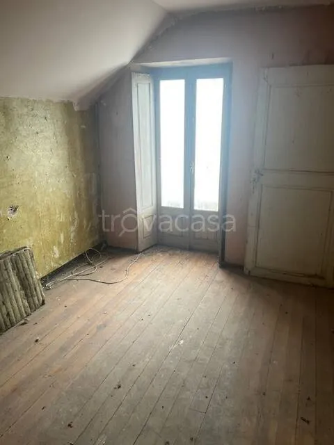 Rooms - Historic Villa with Mountain View in Roccavione