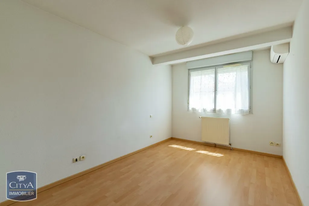 Toad - Spacious Flat with Balcony in Castres