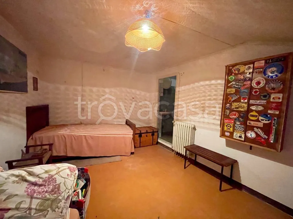 Chambres - Restoration-Ready House with Panoramic View in Murazzano