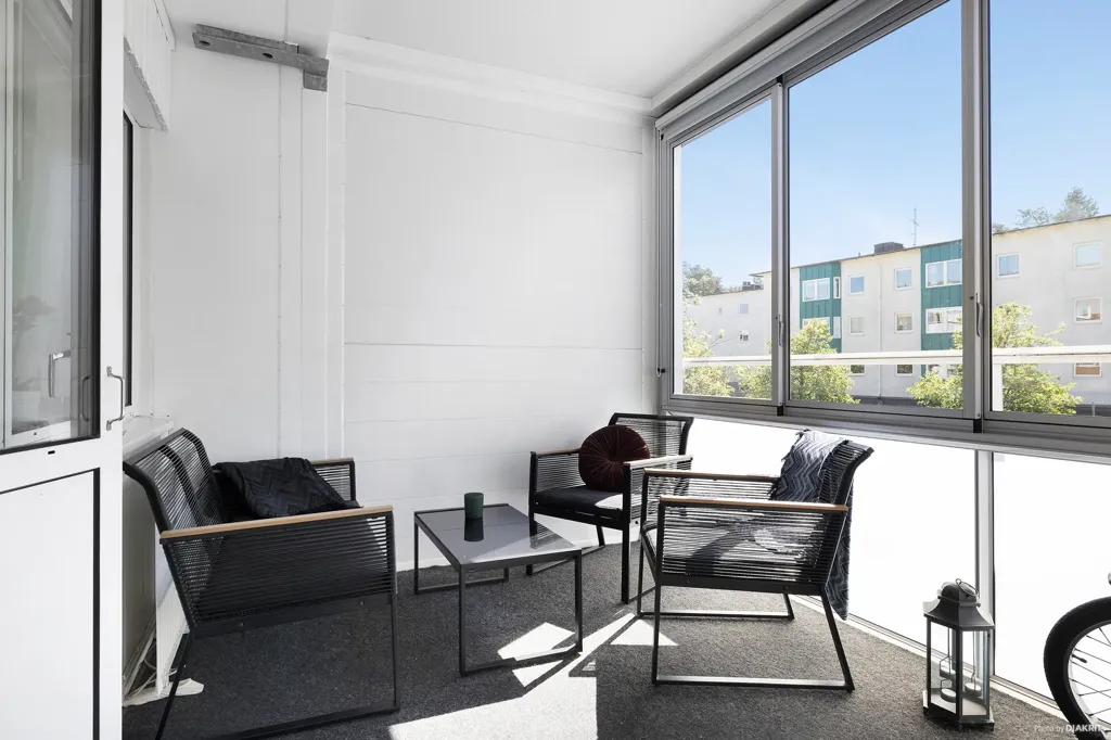 Balcone - Modern Flat with Balcony in Hjortmossen