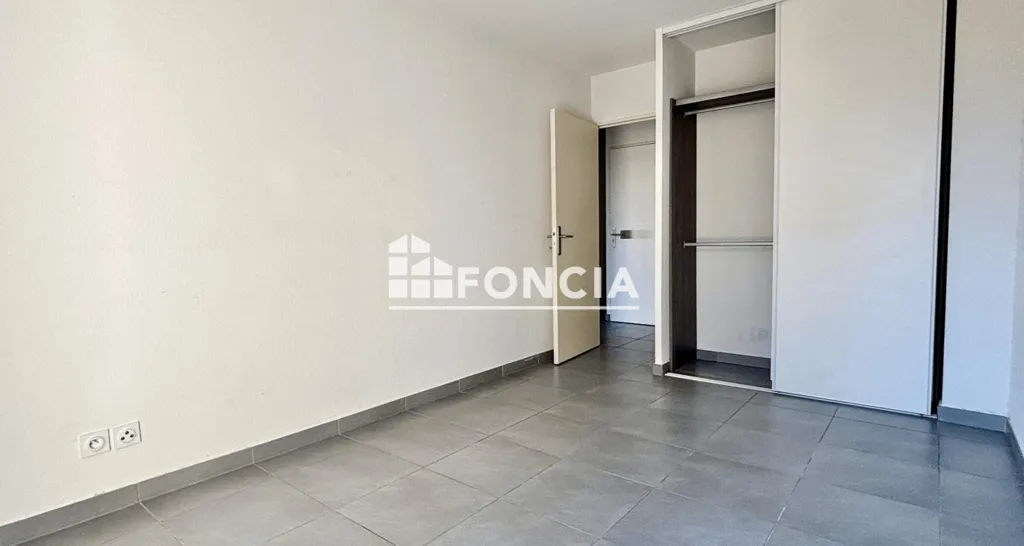 Pièces - Appartement T3 avec Terrasse et Box dans Résidence BBC