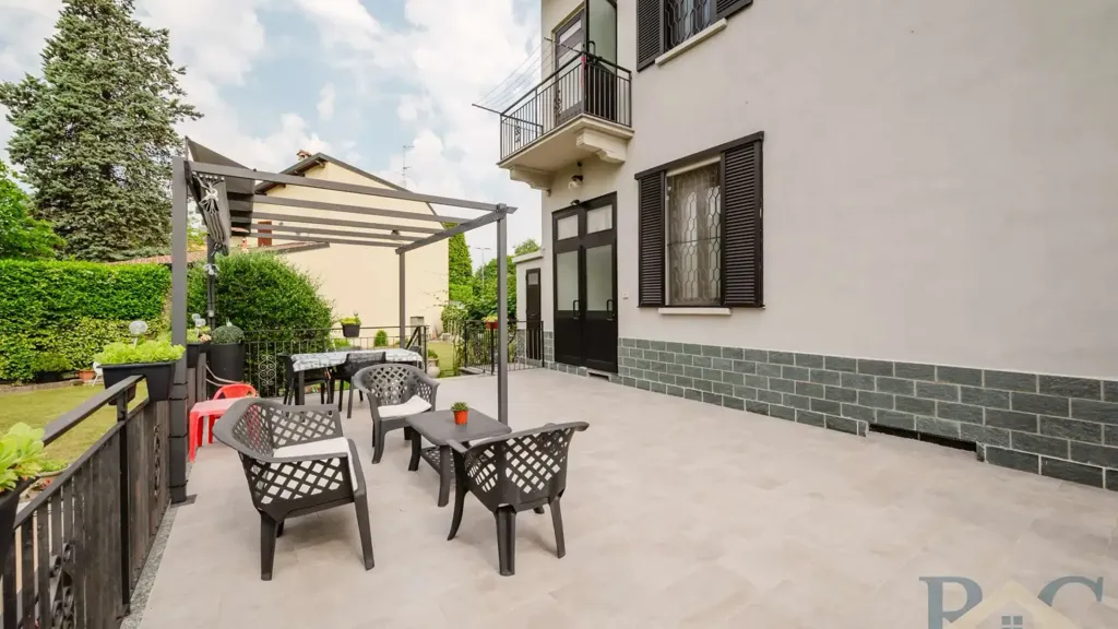 Terrazza - Bifamiliar Villa with Garden in Milan