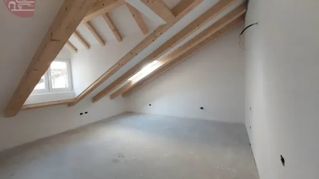 Pièces - Riqualificato Triplex in Trieste