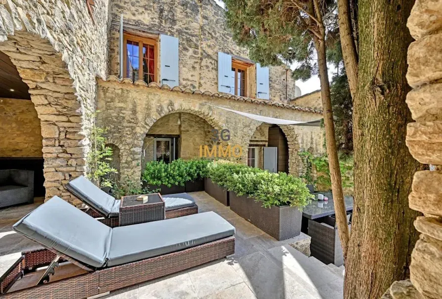 Aed - 7-Piece Stone House with Pool near Uzès